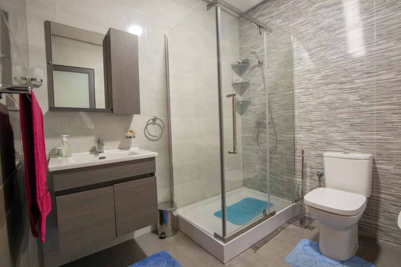 Adam's Apartments: Beach-Near Downtown Stay with Fiber Optic Wi-Fi Agadir Exterior photo