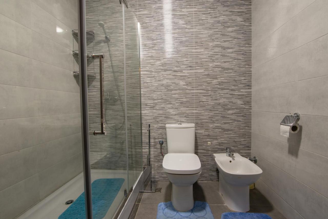 Adam's Apartments: Beach-Near Downtown Stay with Fiber Optic Wi-Fi Agadir Exterior photo