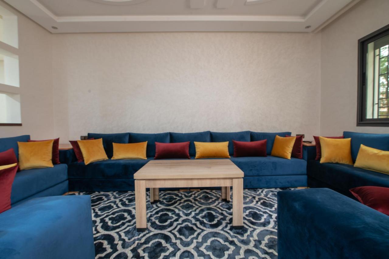 Adam's Apartments: Beach-Near Downtown Stay with Fiber Optic Wi-Fi Agadir Exterior photo