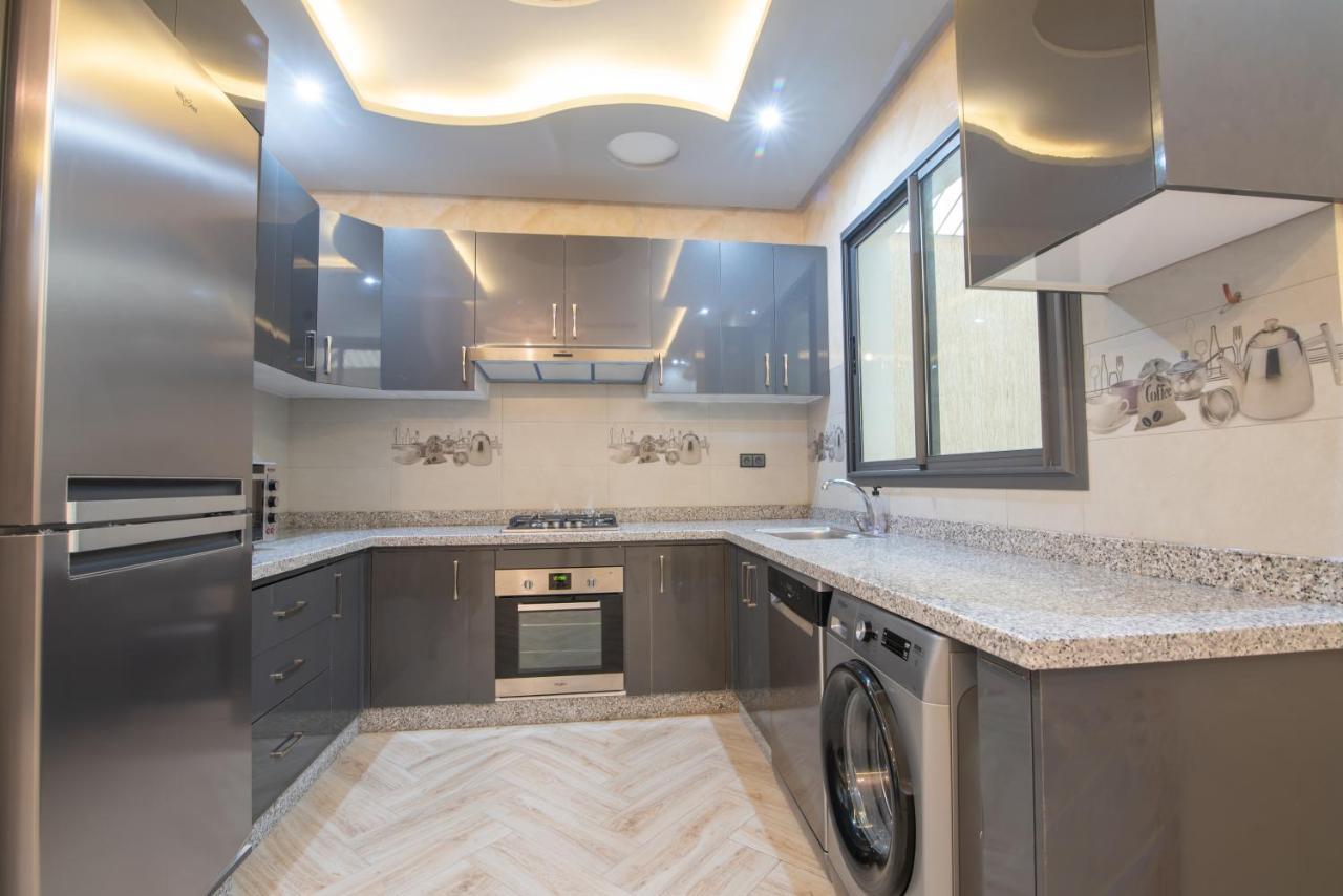 Adam's Apartments: Beach-Near Downtown Stay with Fiber Optic Wi-Fi Agadir Exterior photo