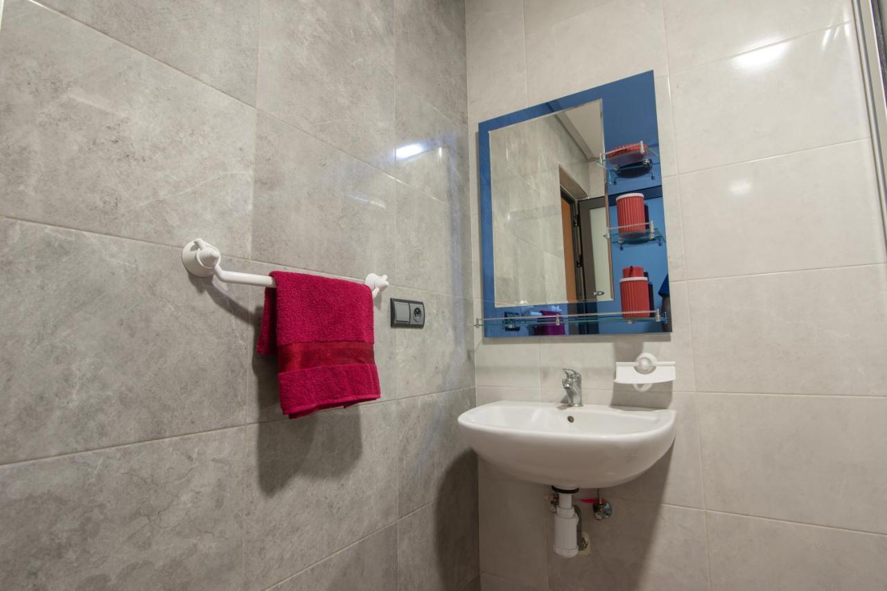 Adam's Apartments: Beach-Near Downtown Stay with Fiber Optic Wi-Fi Agadir Exterior photo