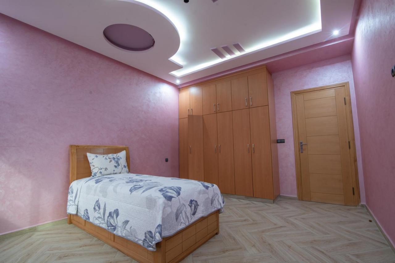 Adam's Apartments: Beach-Near Downtown Stay with Fiber Optic Wi-Fi Agadir Exterior photo